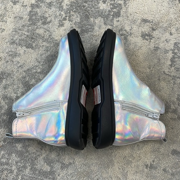 New DV Dolce Vita Cole Ankle Boots Iridescent Metallic Moon Boots Sz 4 - Picture 7 of 15